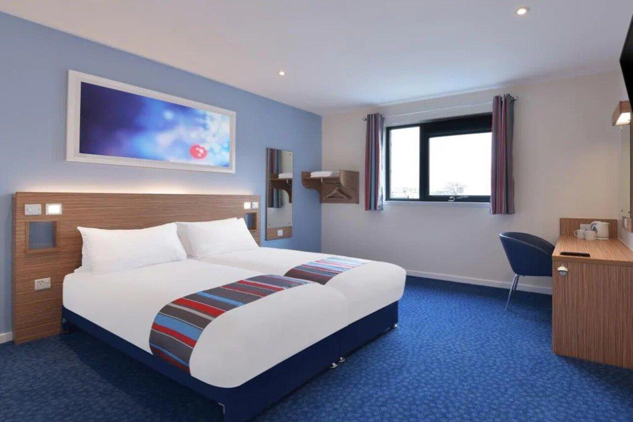 Travelodge Bromborough Порт Сънлайт Екстериор снимка