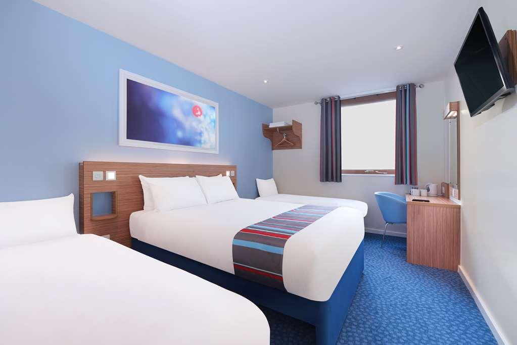 Travelodge Bromborough Порт Сънлайт Стая снимка