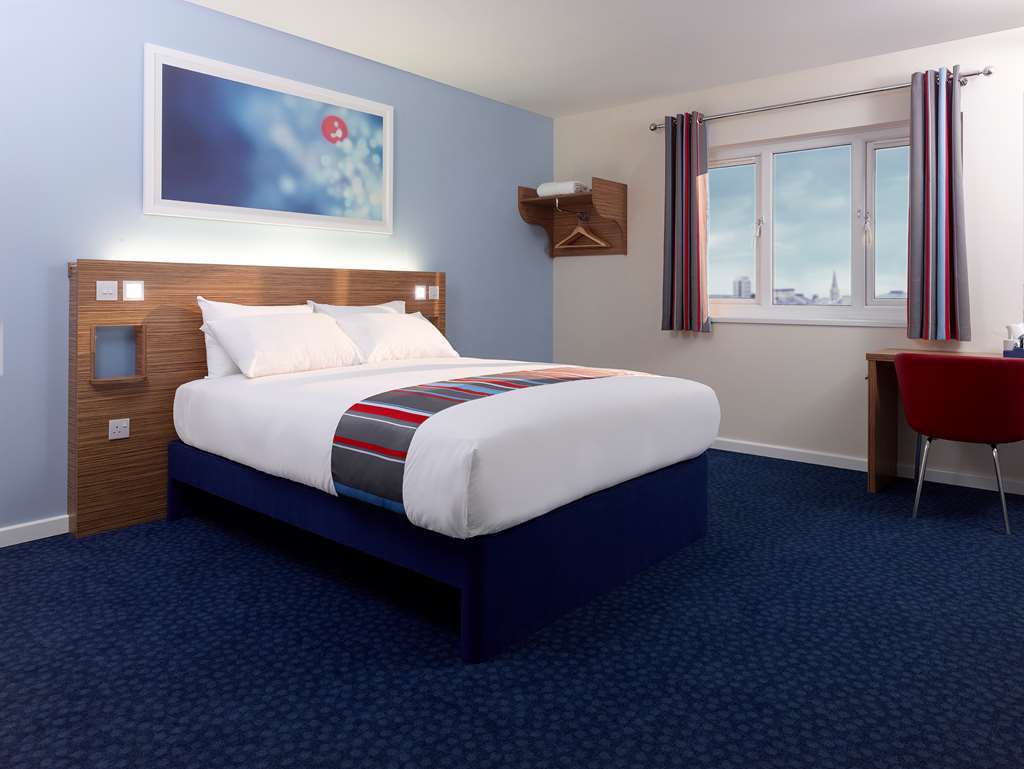 Travelodge Bromborough Порт Сънлайт Стая снимка