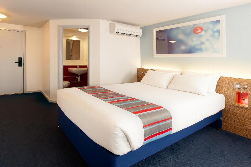 Travelodge Bromborough Порт Сънлайт Екстериор снимка