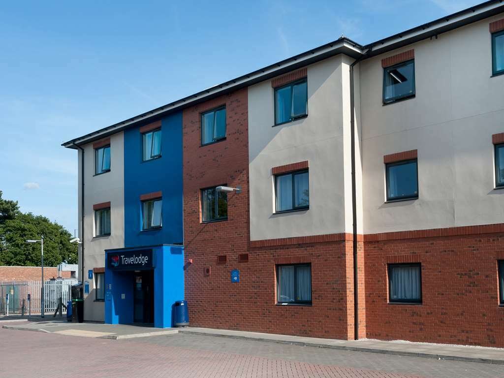 Travelodge Bromborough Порт Сънлайт Екстериор снимка